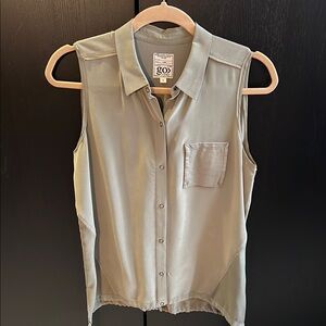 GO Silk Sleeveless Button-Up Top - Light Khaki Size Small